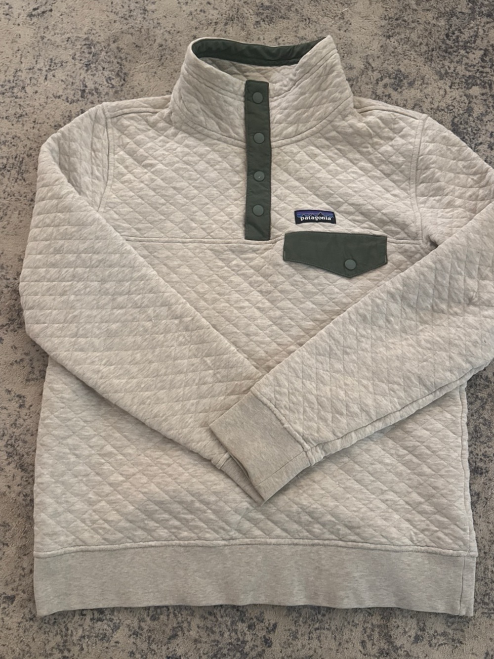Patagonia Quilted Pullover Snap-Front - Light Gray with Olive Accents
